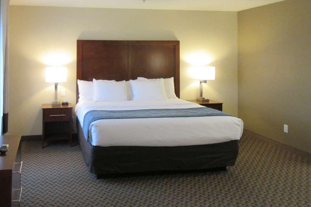 Comfort Inn & Suites Logan Near University Buitenkant foto