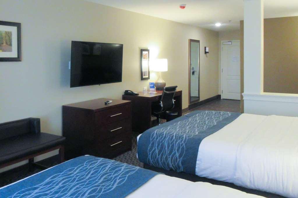 Comfort Inn & Suites Logan Near University Buitenkant foto
