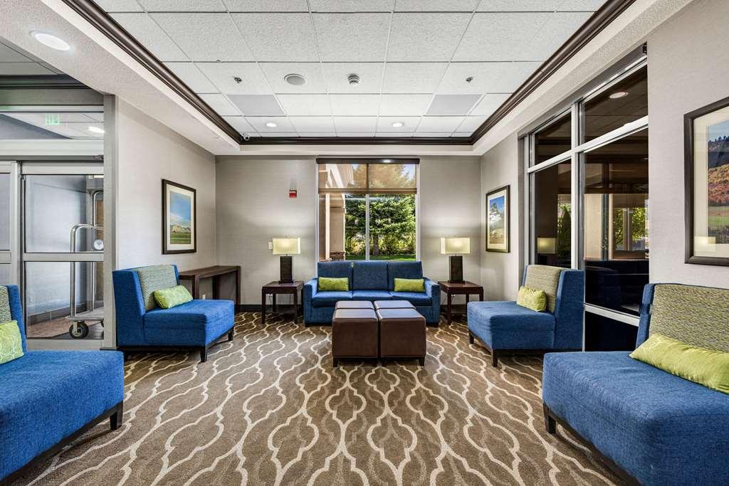 Comfort Inn & Suites Logan Near University Interieur foto