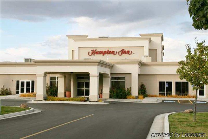 Comfort Inn & Suites Logan Near University Buitenkant foto